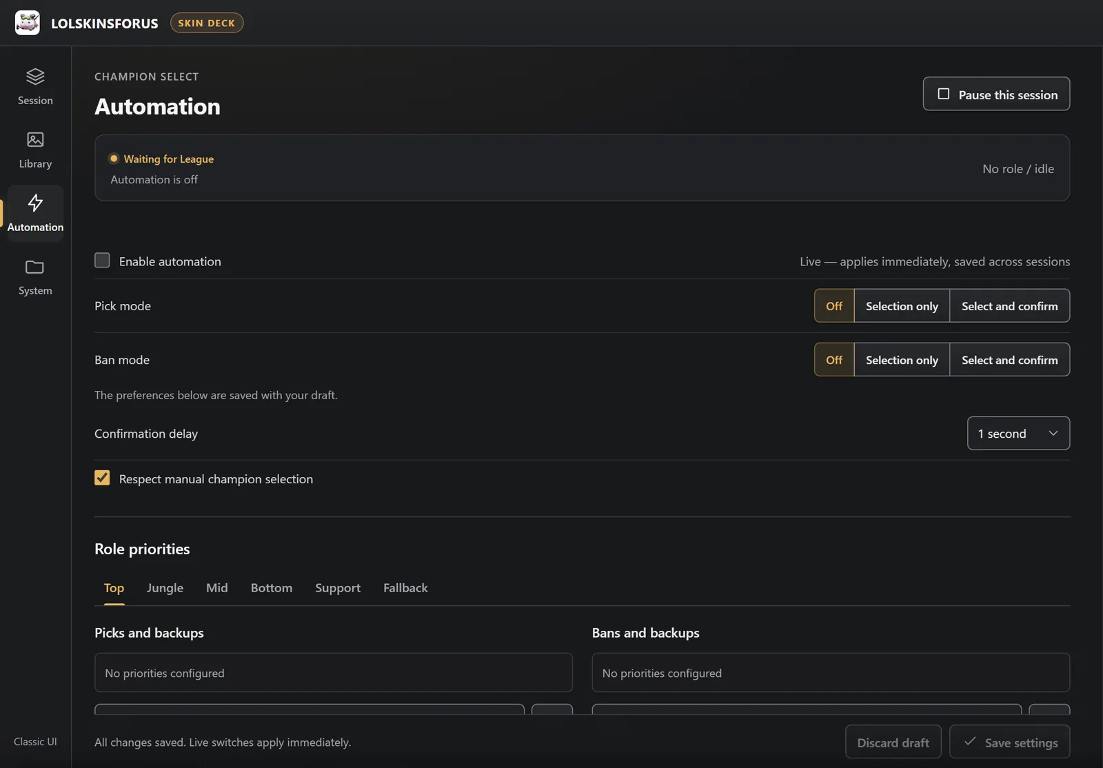 The LOLSKINSFORUS window in the champion-select automation view: client connection status, pick and ban modes, confirmation delay and role priorities.